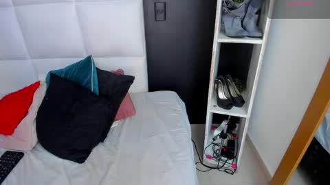 Gigi  online show from 04-02-26, 04:21