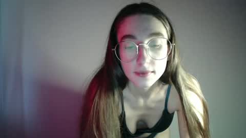 Gigi online show from 03-08-25, 02:40