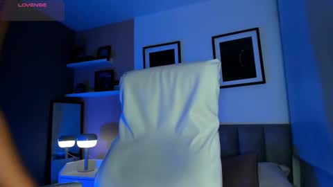 Snapshot of gigi_strawberry chatting on 10-26-25, 04:40 GIGI online show from 10-26-25, 04:40