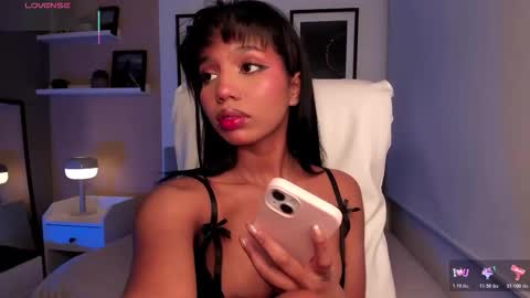 Snapshot of gigi_strawberry chatting on 11-05-25, 05:18 GIGI online show from 11-05-25, 05:18