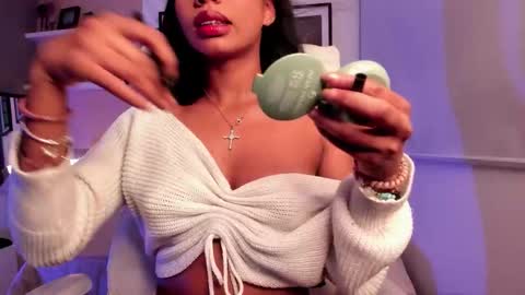 Snapshot of gigi_strawberry chatting on 11-13-25, 04:33 GIGI online show from 11-13-25, 04:33