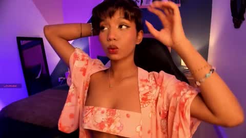 Snapshot of gigi_strawberry chatting on 12-19-25, 01:23 GIGI online show from 12-19-25, 01:23