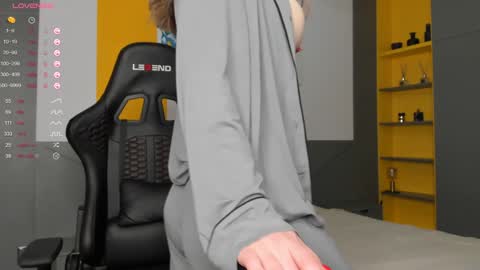 Snapshot of gigihadd chatting on 12-04-24, 04:05 gigihadd online show from 12-04-24, 04:05