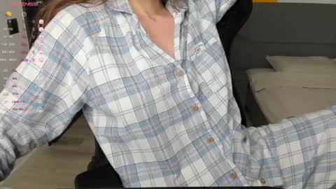 Snapshot of gigihadd chatting on 12-18-24, 08:03 gigihadd online show from 12-18-24, 08:03