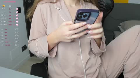 Snapshot of gigihadd chatting on 12-26-24, 05:40 gigihadd online show from 12-26-24, 05:40