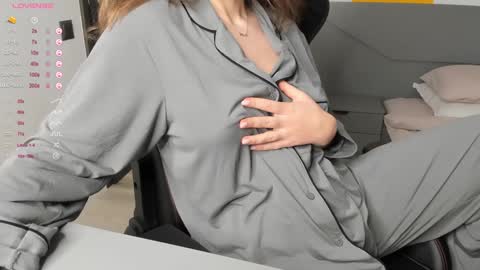 Snapshot of gigihadd chatting on 12-27-24, 08:28 gigihadd online show from 12-27-24, 08:28