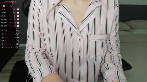 Snapshot of gigihadd chatting on 12-31-24, 10:23 gigihadd online show from 12-31-24, 10:23