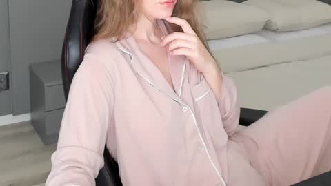 Snapshot of gigihadd chatting on 01-20-25, 01:11 gigihadd online show from 01-20-25, 01:11