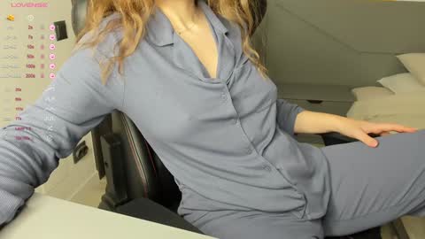 Snapshot of gigihadd chatting on 01-23-25, 02:50 gigihadd online show from 01-23-25, 02:50