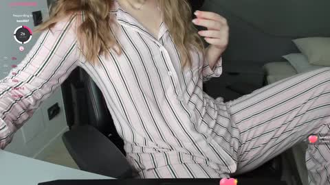 Snapshot of gigihadd chatting on 02-05-25, 04:03 gigihadd online show from 02-05-25, 04:03