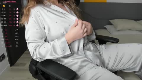 Snapshot of gigihadd chatting on 02-06-25, 07:29 gigihadd online show from 02-06-25, 07:29