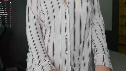 Snapshot of gigihadd chatting on 09-27-25, 12:21 gigihadd online show from 09-27-25, 12:21