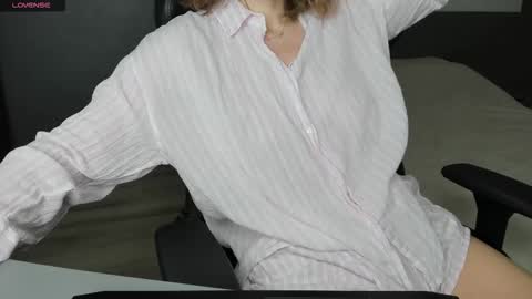 Snapshot of gigihadd chatting on 12-01-25, 11:15 gigihadd online show from 12-01-25, 11:15