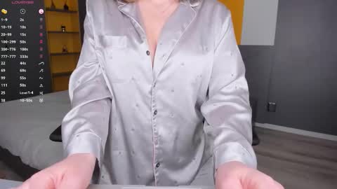 Snapshot of gigihadd chatting on 02-12-26, 02:12 gigihadd online show from 02-12-26, 02:12