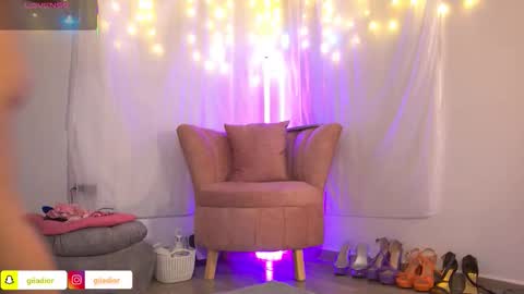 Snapshot of giiadior1 chatting on 10-27-25, 11:58 GiiaDior online show from 10-27-25, 11:58