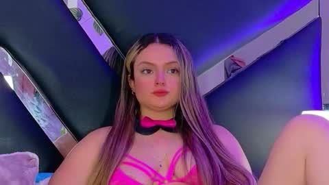 Snapshot of giigii_hadid chatting on 03-04-26, 06:58 Giigii online show from 03-04-26, 06:58