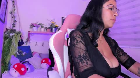 Snapshot of giisell chatting on 04-07-26, 01:55 giisell online show from 04-07-26, 01:55