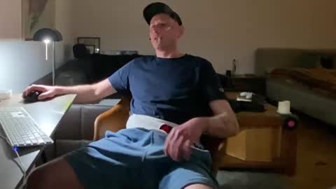 Snapshot of gilbertlachsmann chatting on 02-11-25, 09:20 Sebastian online show from 02-11-25, 09:20