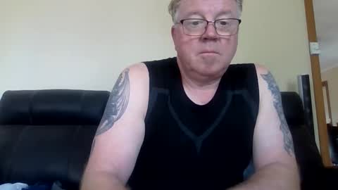 gimmmieoooo online show from 02-08-26, 01:53