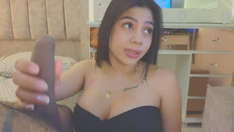 Snapshot of gina_akemi chatting on 09-12-25, 10:37 O GINA AND AKEMI online show from 09-12-25, 10:37
