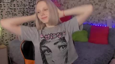 Gina online show from 06-19-26, 03:33