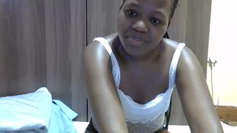 Adiliah online show from 10-27-25, 03:21