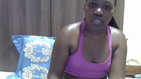 Adiliah online show from 10-28-25, 03:04