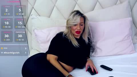 Snapshot of ginabear chatting on 09-29-25, 06:13 Gina online show from 09-29-25, 06:13