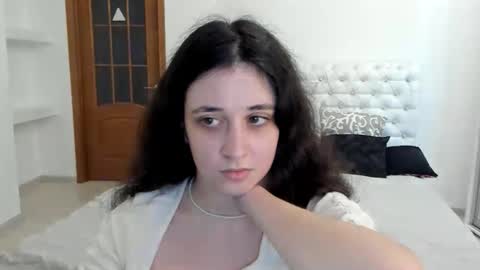 Snapshot of ginablum chatting on 09-15-25, 10:37 Kate online show from 09-15-25, 10:37