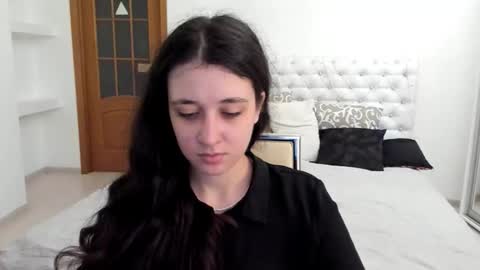 Snapshot of ginablum chatting on 09-18-25, 09:44 Kate online show from 09-18-25, 09:44