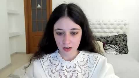 Snapshot of ginablum chatting on 09-28-25, 10:42 Kate online show from 09-28-25, 10:42