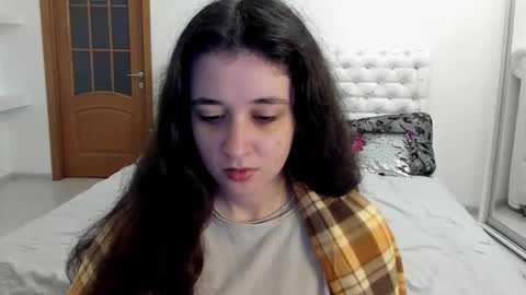 Snapshot of ginablum chatting on 10-30-25, 08:27 Kate online show from 10-30-25, 08:27