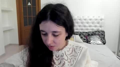 Snapshot of ginablum chatting on 11-12-25, 08:59 Kate online show from 11-12-25, 08:59