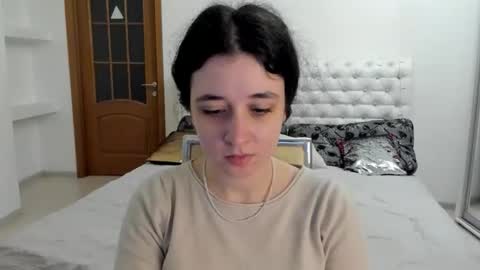 Snapshot of ginablum chatting on 11-13-25, 08:35 Kate online show from 11-13-25, 08:35