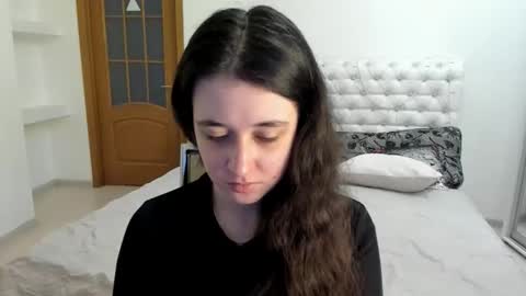 Snapshot of ginablum chatting on 11-24-25, 08:58 Kate online show from 11-24-25, 08:58