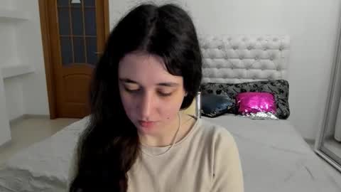 Snapshot of ginablum chatting on 11-26-25, 08:04 Kate online show from 11-26-25, 08:04