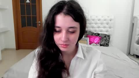 Snapshot of ginablum chatting on 11-27-25, 08:49 Kate online show from 11-27-25, 08:49