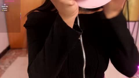 Snapshot of ginger_doll__ chatting on 11-12-25, 01:50 Julie online show from 11-12-25, 01:50