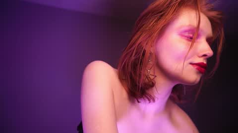 Snapshot of ginger_hugs chatting on 12-12-24, 10:31 im expecting 350 thumbs up on my altar online show from 12-12-24, 10:31