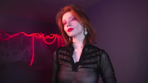 Snapshot of ginger_hugs chatting on 12-19-24, 10:10 im expecting 350 thumbs up on my altar online show from 12-19-24, 10:10