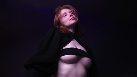 Snapshot of ginger_hugs chatting on 12-22-24, 04:17 im expecting 350 thumbs up on my altar online show from 12-22-24, 04:17