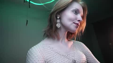        im expecting 350 thumbs up on my altar   online show from 11-09-25, 10:19