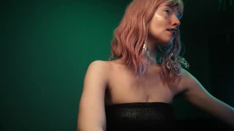        im expecting 350 thumbs up on my altar   online show from 03-08-26, 10:02