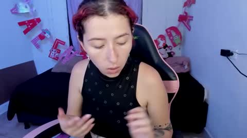 Snapshot of ginger_sweetty chatting on 02-14-25, 11:09 Ginger online show from 02-14-25, 11:09