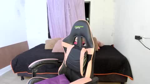 Snapshot of ginger_sweetty chatting on 02-16-25, 12:41 Ginger online show from 02-16-25, 12:41