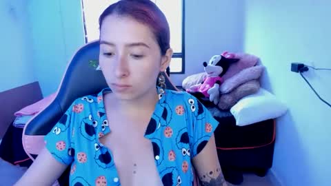 Snapshot of ginger_sweetty chatting on 02-17-25, 10:14 Ginger online show from 02-17-25, 10:14