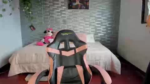 Snapshot of ginger_sweetty chatting on 09-08-25, 10:42 Ginger online show from 09-08-25, 10:42