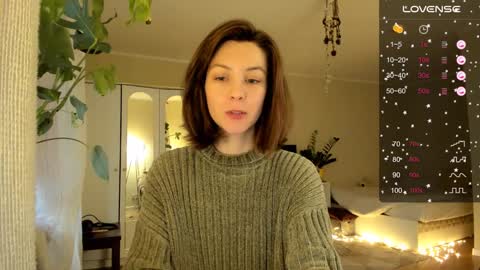 Snapshot of gingerbread__house chatting on 12-22-24, 01:00 Vasilisa online show from 12-22-24, 01:00