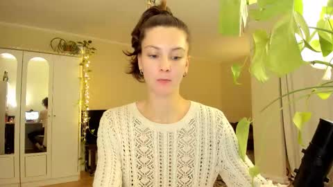 Snapshot of gingerbread__house chatting on 10-24-25, 04:36 Vasilisa online show from 10-24-25, 04:36