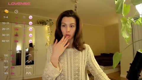 Snapshot of gingerbread__house chatting on 11-20-25, 05:23 Vasilisa online show from 11-20-25, 05:23